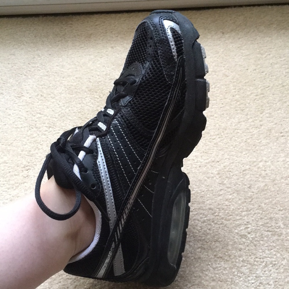 Women’s SZ 6.5 Black/Silver women’s Nike Max Air
